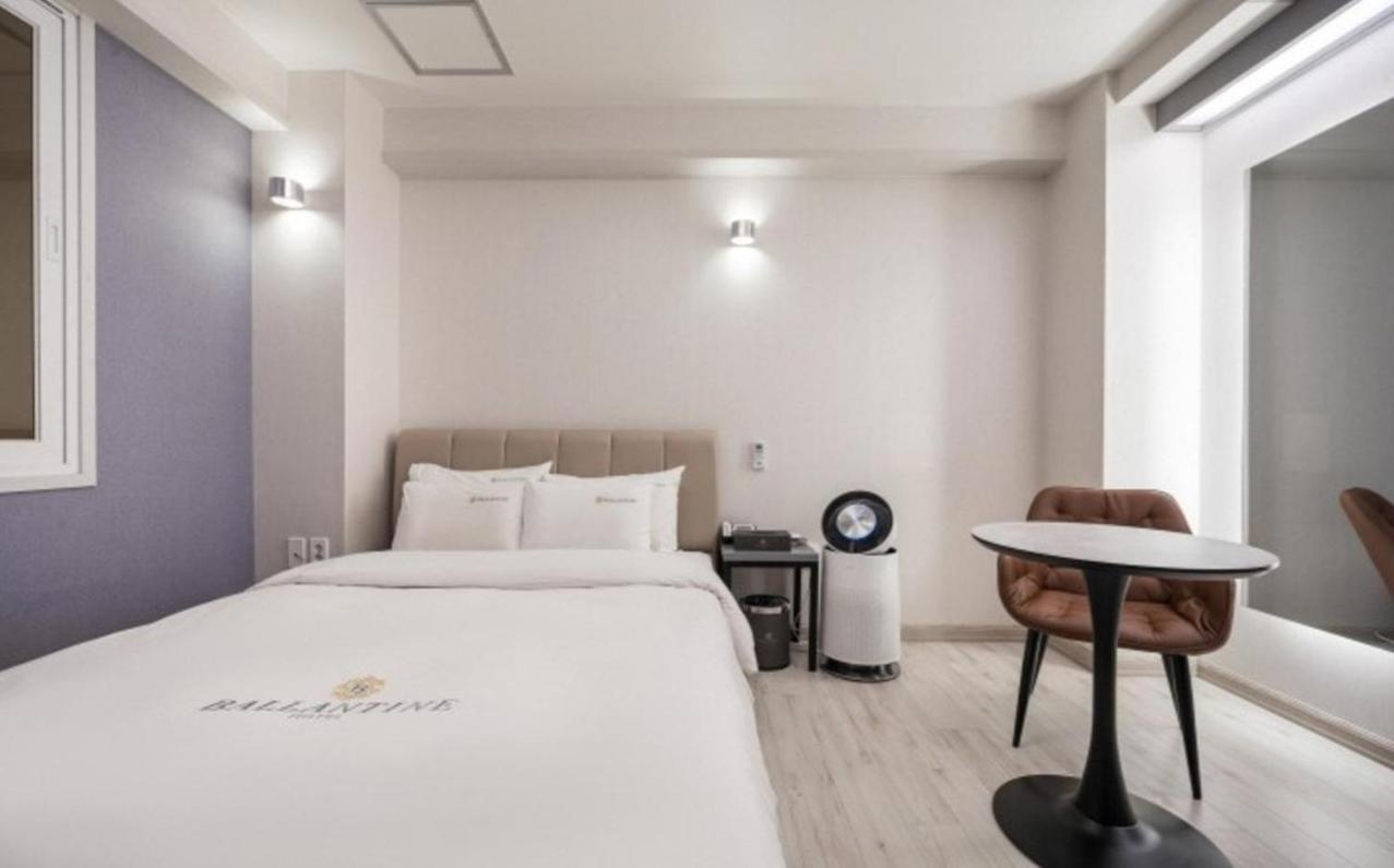 Ballantine Business Hotel Gwangju Metropolitan City Bagian luar foto