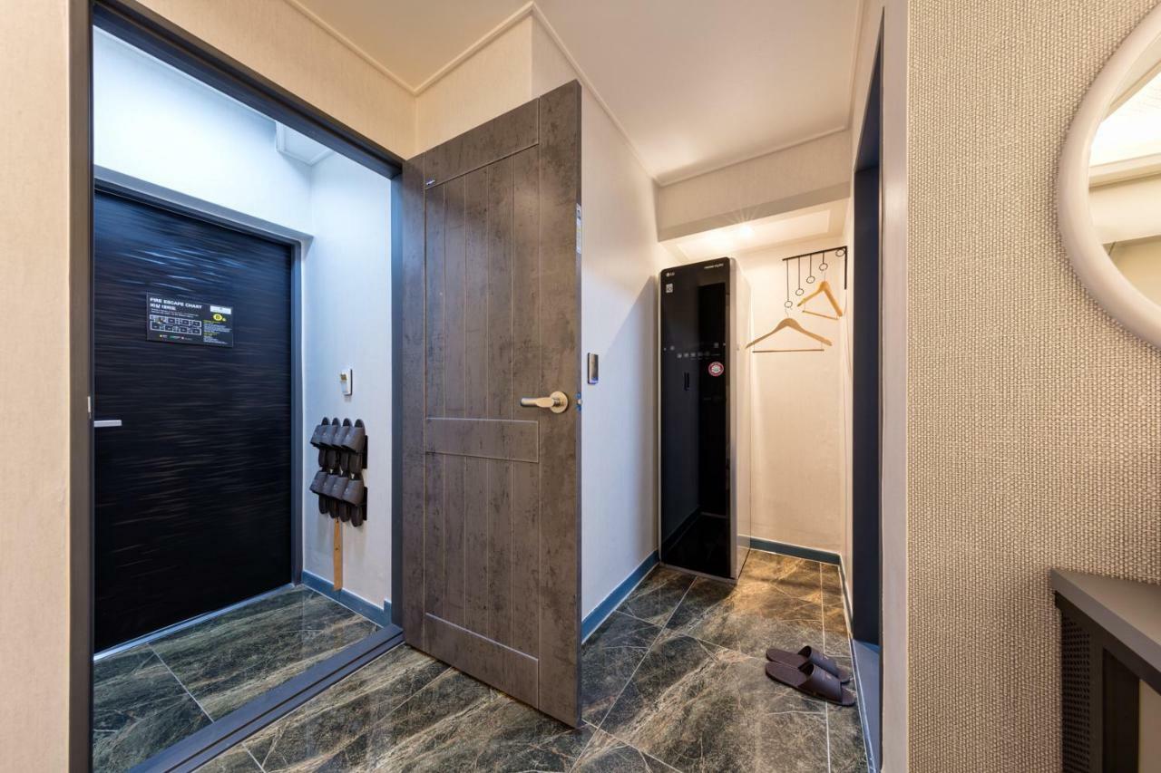 Ballantine Business Hotel Gwangju Metropolitan City Bagian luar foto