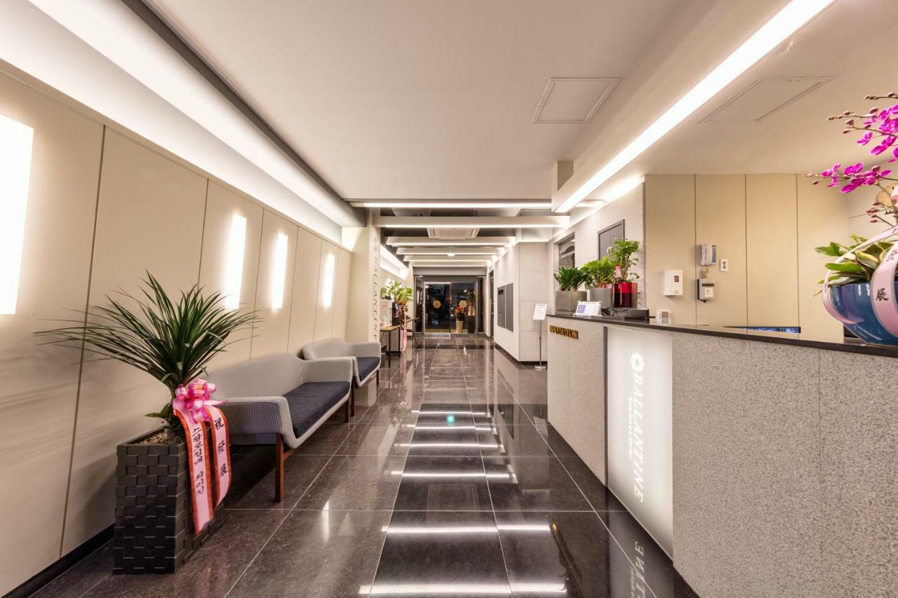 Ballantine Business Hotel Gwangju Metropolitan City Bagian luar foto