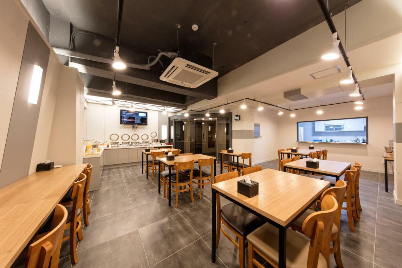 Ballantine Business Hotel Gwangju Metropolitan City Bagian luar foto